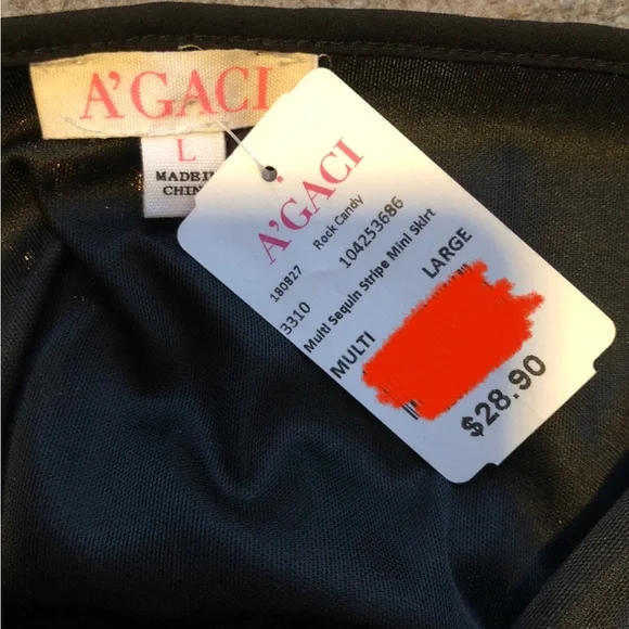 Sequin covered NWT mini skirt - Picture 3 of 3